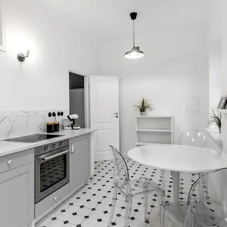 Apartman Close